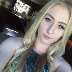 Meet your Posher, Lauren